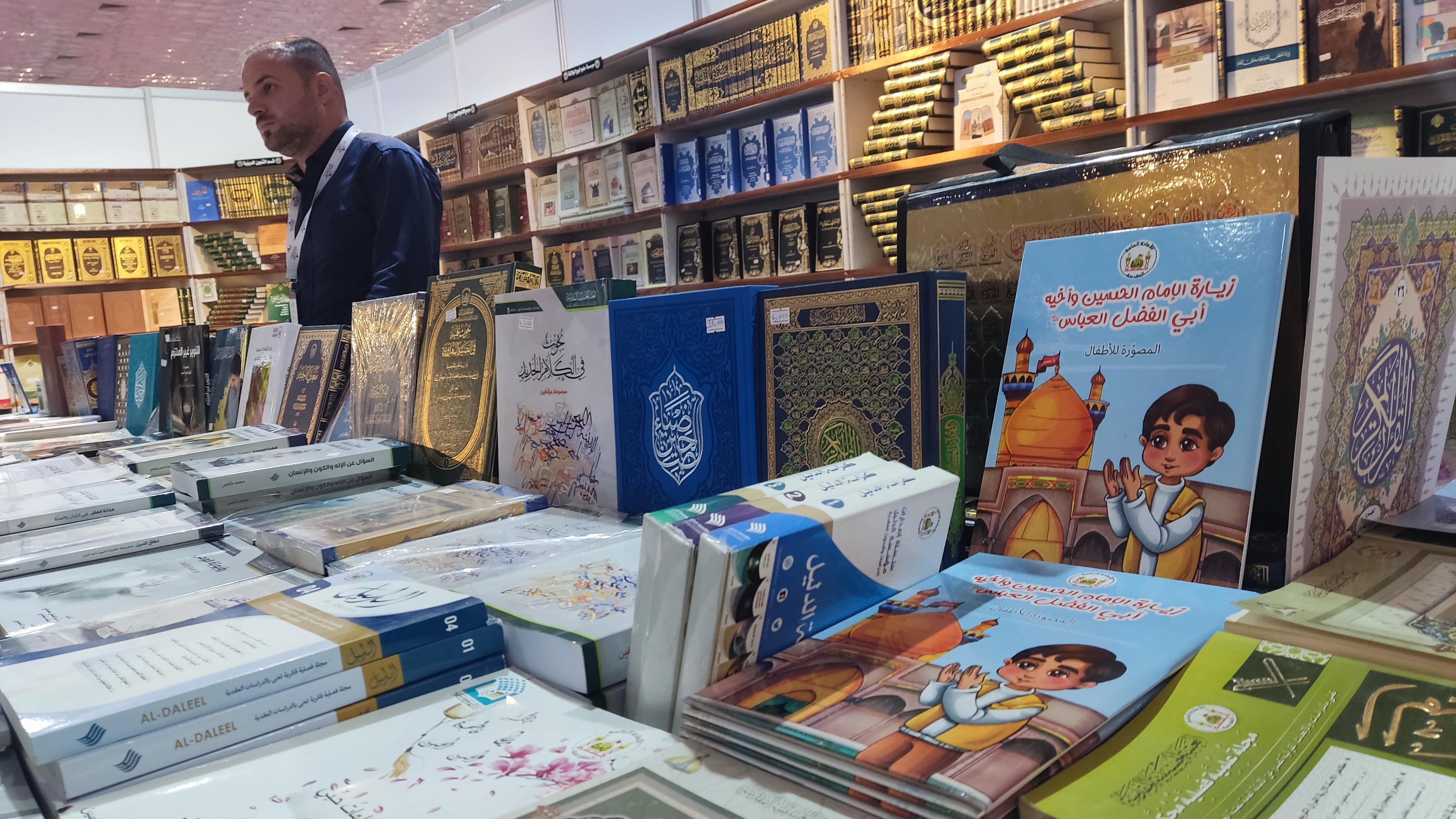 نمایشگاه کتاب و مسابقه روایتی درباره انقلاب در زنجان برگزار می‌شود