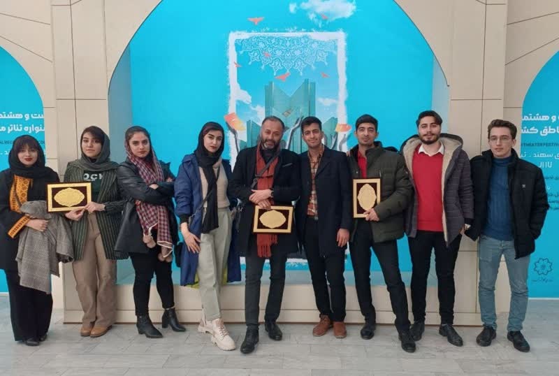 اهدای کتاب بریل به کتابخانه حاج ملاهادی سبزواری/ تور کتابخانهگردی در بجستان