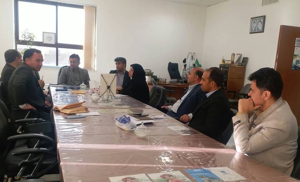 اهدای کتاب بریل به کتابخانه حاج ملاهادی سبزواری/ تور کتابخانهگردی در بجستان