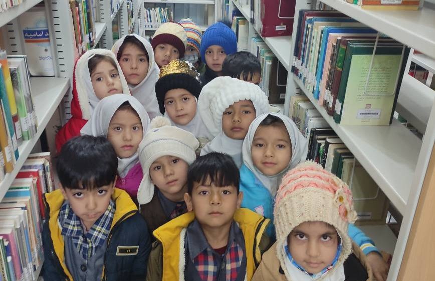 اهدای کتاب بریل به کتابخانه حاج ملاهادی سبزواری/ تور کتابخانهگردی در بجستان