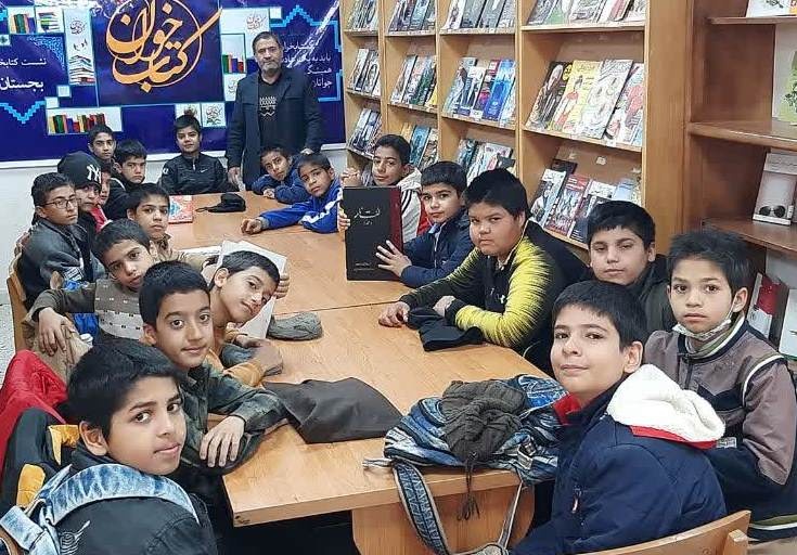 اهدای کتاب بریل به کتابخانه حاج ملاهادی سبزواری/ تور کتابخانهگردی در بجستان