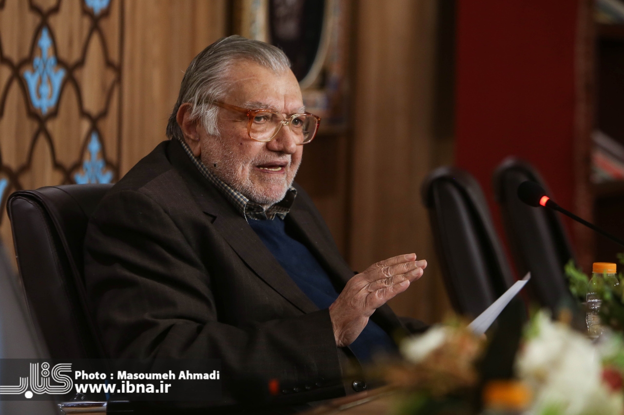 مجتهدی روی سنت فلسفی ایران و زبان فارسی تعصب داشت / متفکر فلسفه غرب بود نه مدافع آن