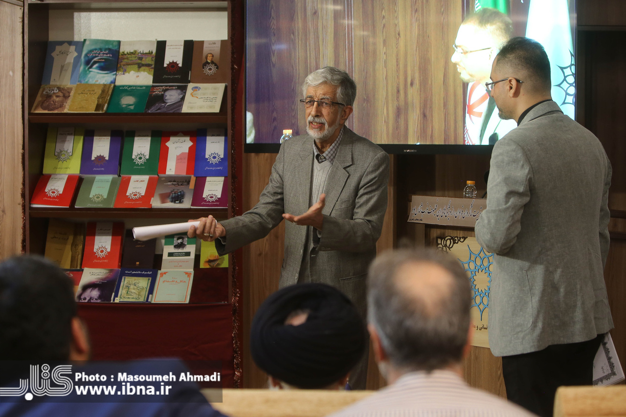 مجتهدی روی سنت فلسفی ایران و زبان فارسی تعصب داشت / متفکر فلسفه غرب بود نه مدافع آن