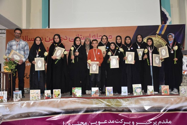 ۱۳ داور برگزیده جشنواره هدهد سفید در استان فارس معرفی شدند