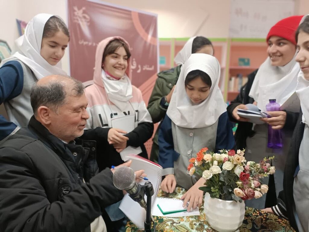 بسیاری از نویسندگان موفق با خواندن آثار دیگران متخصص شدند