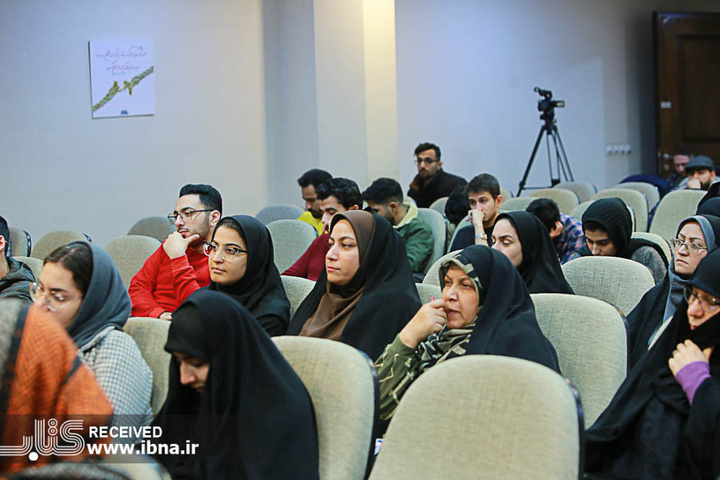 اولین روز دهمین دوره آموزش شعر «کلک خیال»