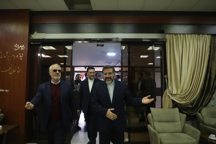 وزیر فرهنگ و ارشاد اسلامی وارد اهواز شد
