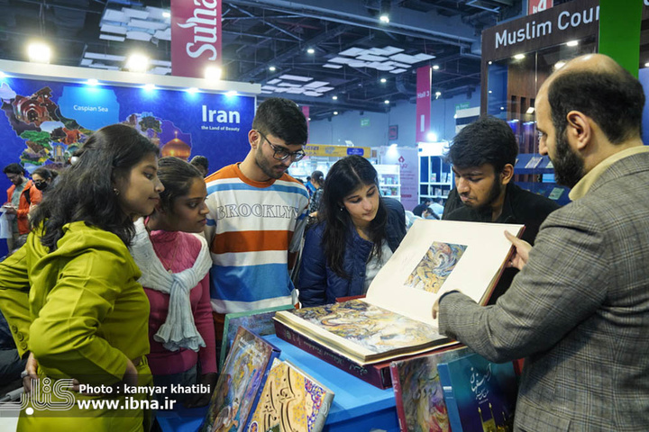 استقبال از غرفه ایران در نمایشگاه کتاب دهلی