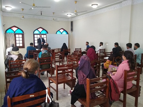 برگزاری آزمون پایان دوره کلاس‌های آموزش زبان فارسی در کراچی