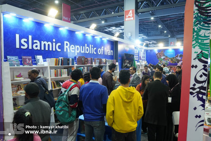 استقبال پرشور از غرفه ایران در نمایشگاه کتاب دهلی