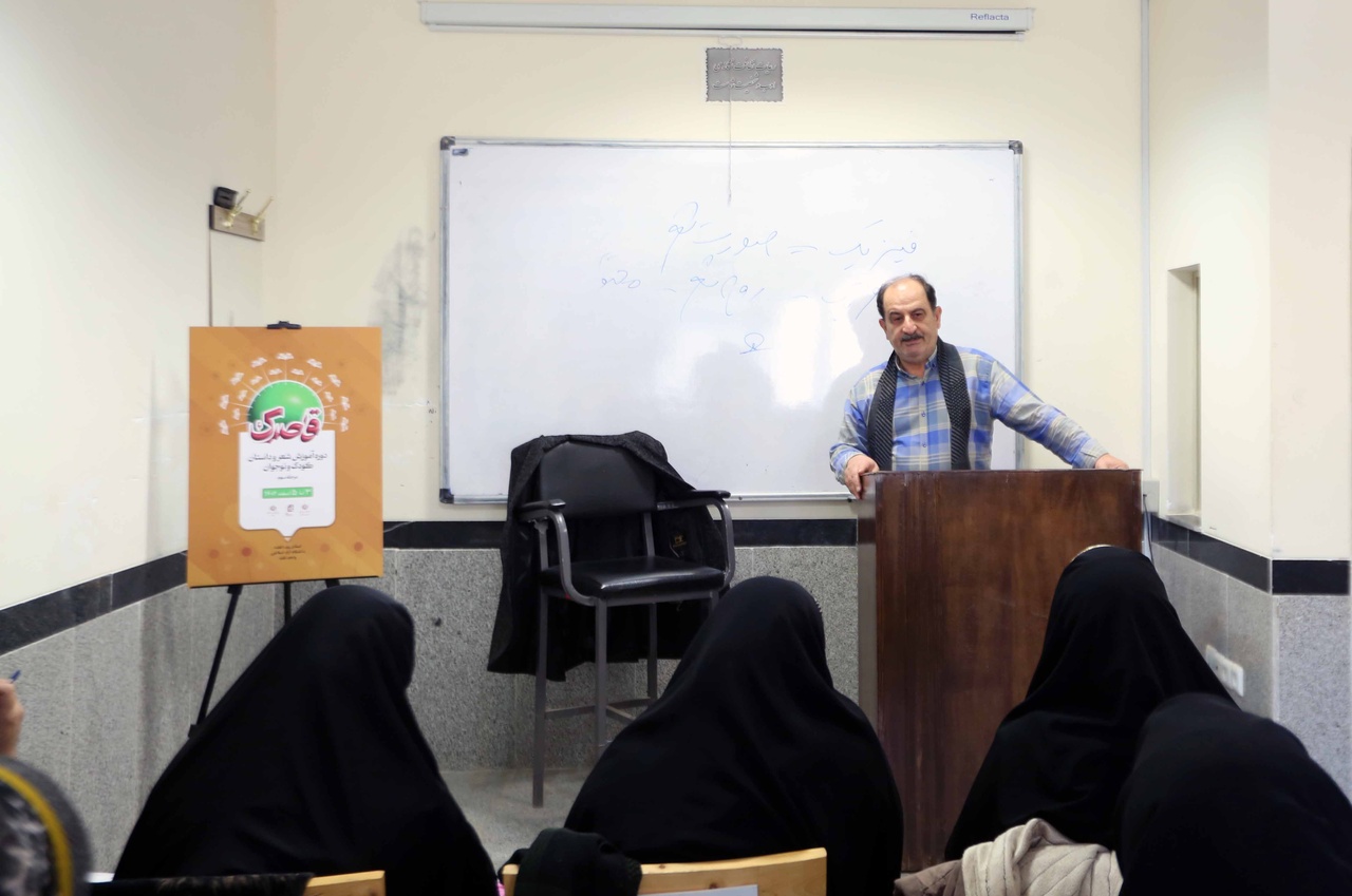 شاعر کودک به منزله کودکی باتجربه/ تاکید بر ضربه کتابسازیهای غیرخلاق به ادبیات