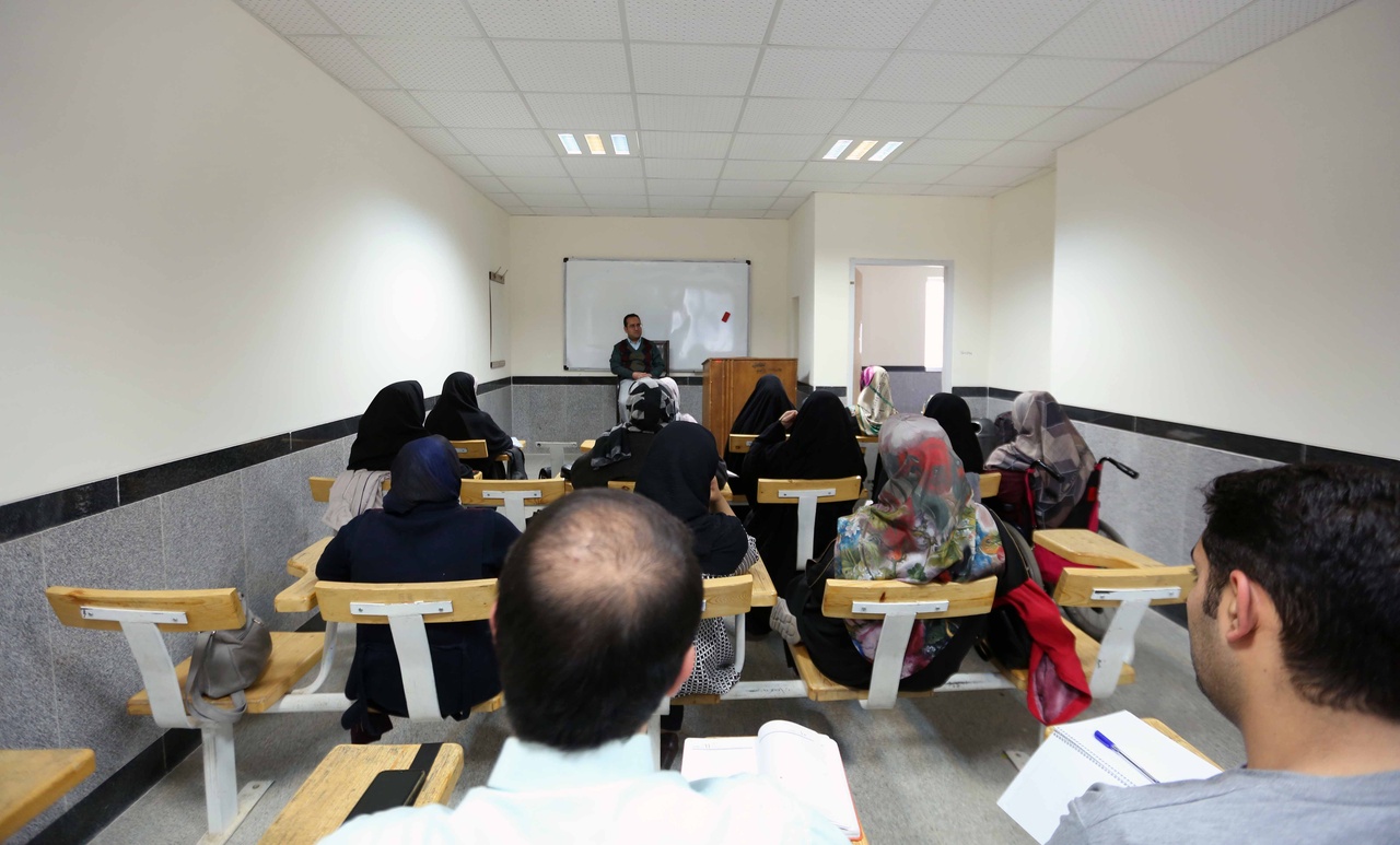 شاعر کودک به منزله کودکی باتجربه/ تاکید بر ضربه کتابسازیهای غیرخلاق به ادبیات