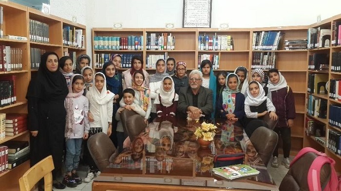میراث ادبی مرحوم مرید محمدی به کتابخانه زادگاهش اهدا شد