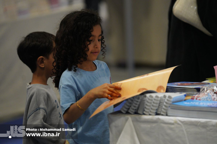 حضور کودکان در نمایشگاه کتاب مسقط