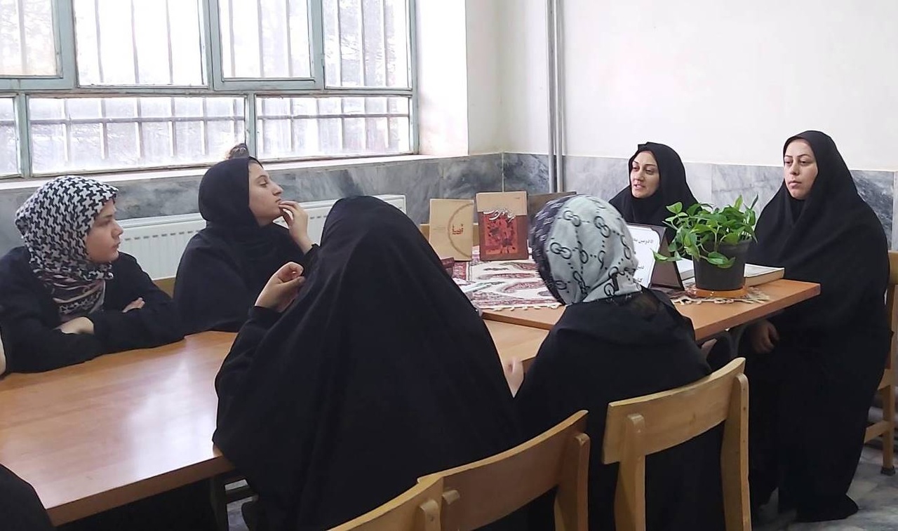 اهدای کتاب به کتابخانه کلات/جمعخوانی کتاب در تربتحیدریه