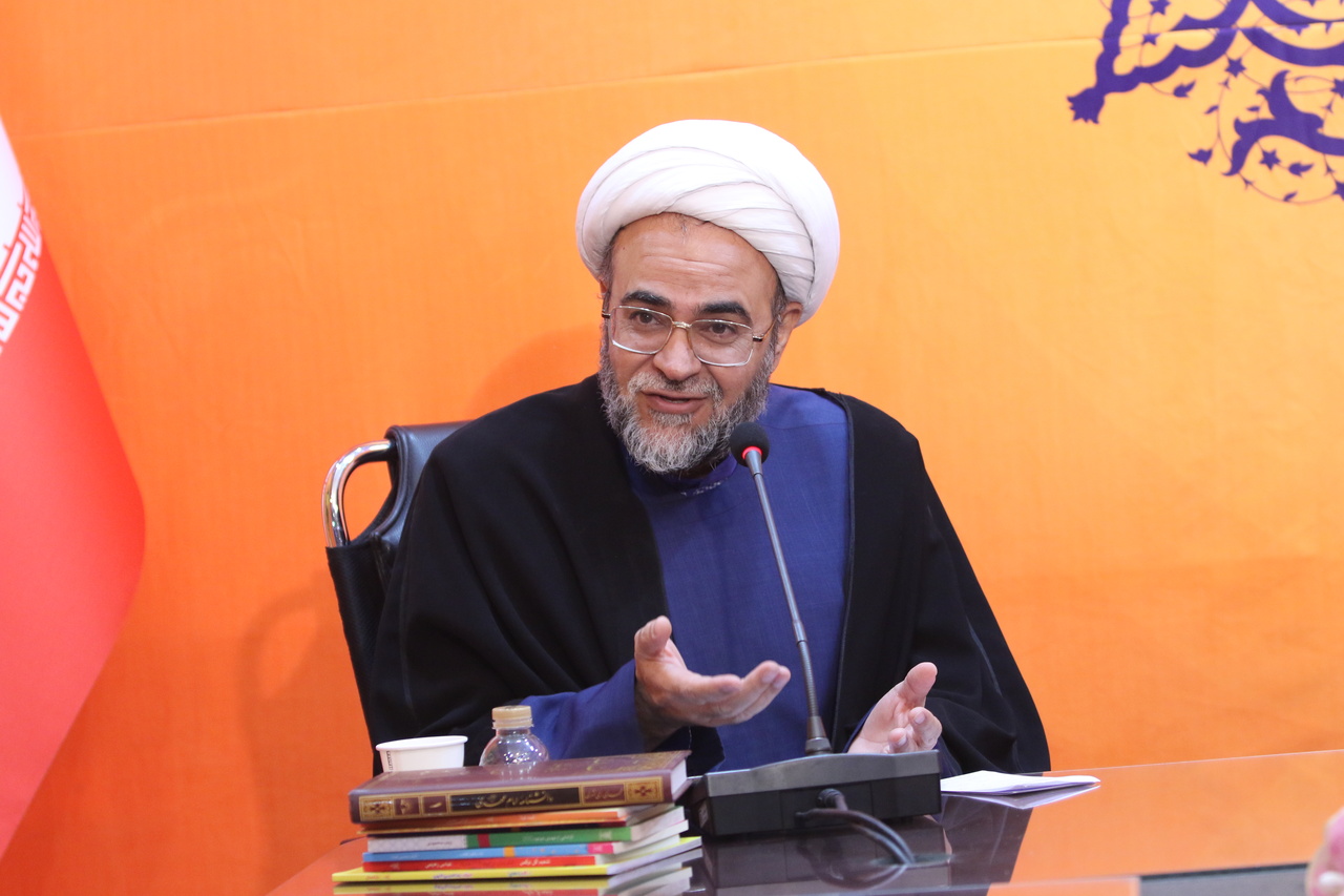 «بخوانیم تا بسازیم» واقعیت زندگیِ امروز ما است / مزایای فروش مجازی