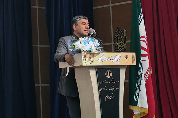 روزنامهنگار و نویسنده پیشکسوت ایلامی تجلیل شد