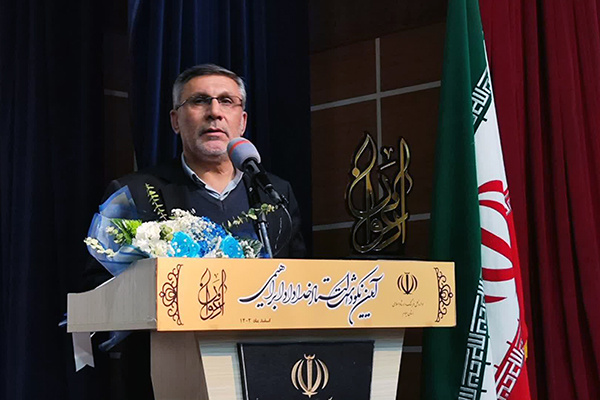 روزنامهنگار و نویسنده پیشکسوت ایلامی تجلیل شد