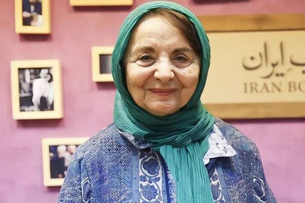 یاد آنها که در آثارشان قدم میزنند