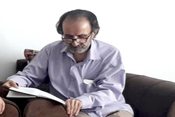 یاد آنها که در آثارشان قدم میزنند