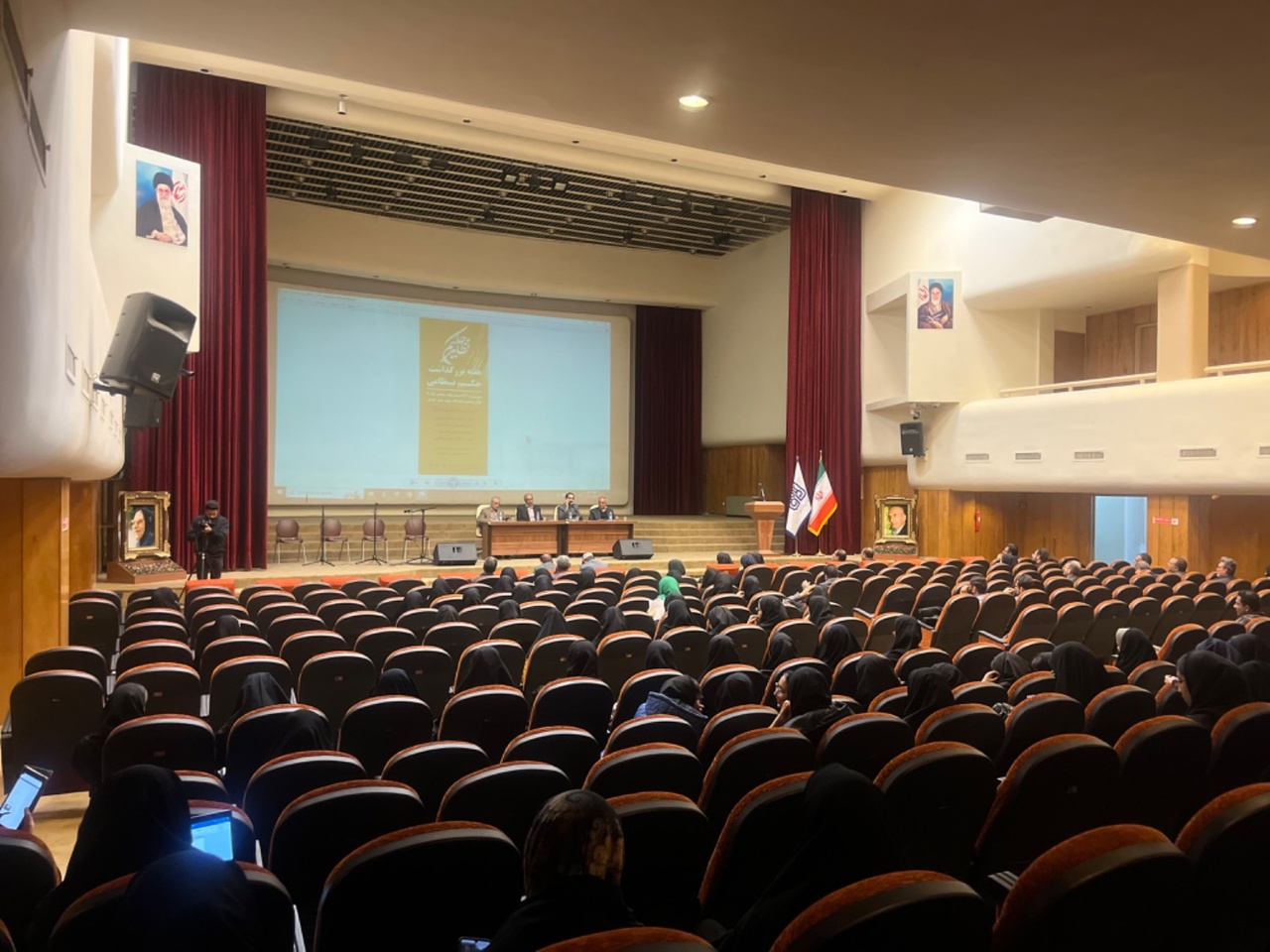 تاثیر نظامی بر جاودانگی زبان پارسی/ حکمت نظامی را در فلسفه او جستجو شود