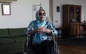 یاد آنها که در آثارشان قدم میزنند