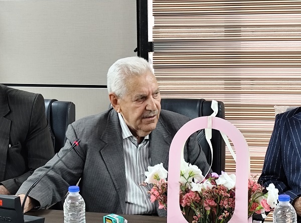 کتاب پنج گنج نظامی به زبان کردی ایلامی رونمایی شد