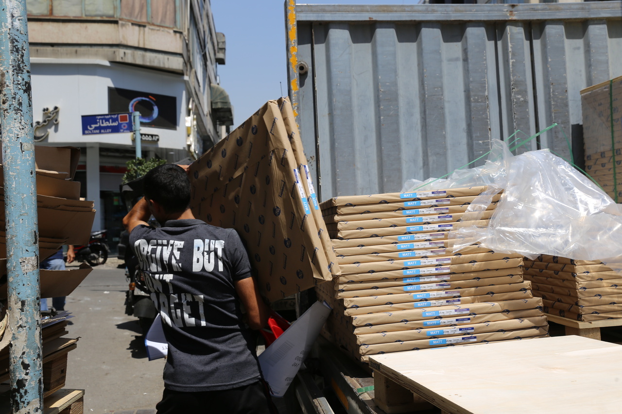 کاهش قیمت کاغذ و افزایش بهای زینک