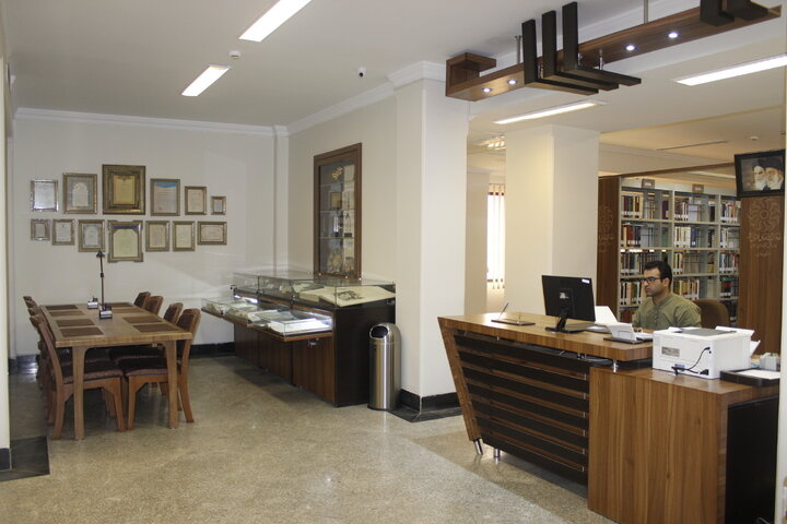 وقتی خانه و کتابخانه وقف میشود