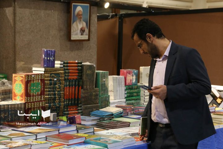 عضویت در کتابخانه حسینیه اعظم زنجان به مناسبت نوروز رایگان شد