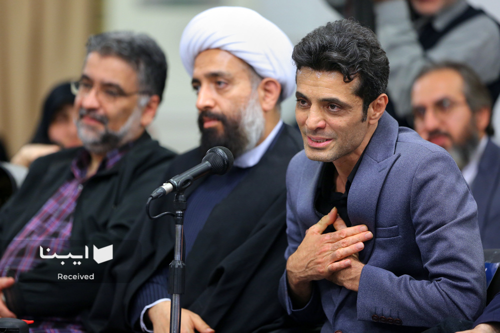 رهبری جریانساز حرکتهای شعری در کشور هستند