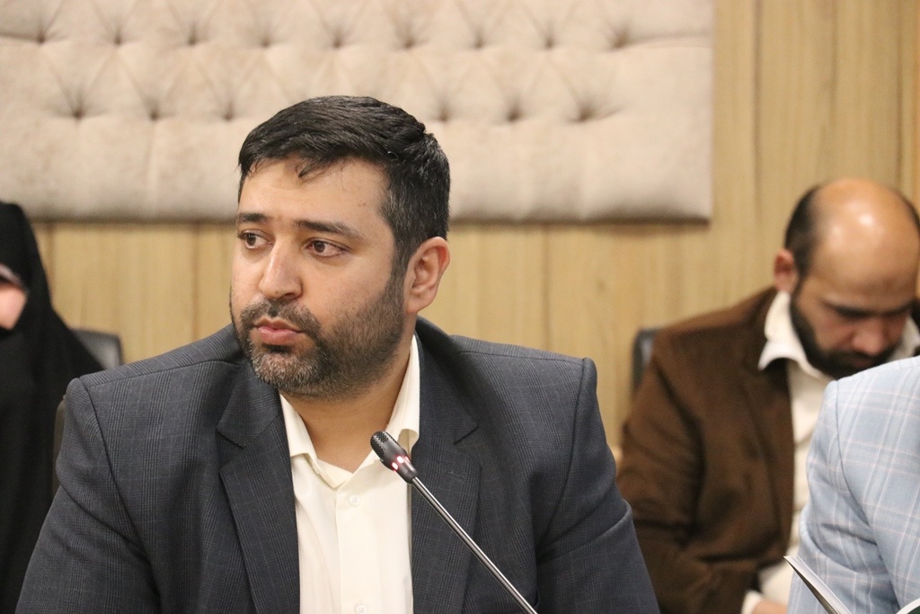 نشست علمی - فرهنگی «حسنه ماندگار» برگزار شد/ لزوم آگاهی دهی در موضوع جمعیت با تالیف کتاب