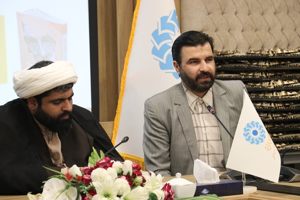 نشست علمی - فرهنگی «حسنه ماندگار» برگزار شد/ لزوم آگاهی دهی در موضوع جمعیت با تالیف کتاب