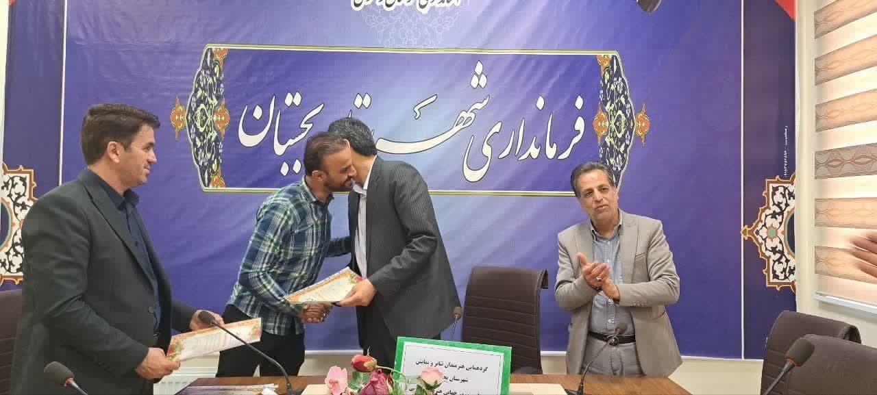 بازدید اعضای انجمن شعر و ادب قطب تربتحیدریه از آرامگاه فردوسی/جمعخوانی کتاب در خوشاب