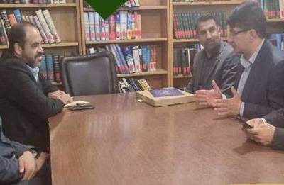 بازدید اعضای انجمن شعر و ادب قطب تربتحیدریه از آرامگاه فردوسی/جمعخوانی کتاب در خوشاب