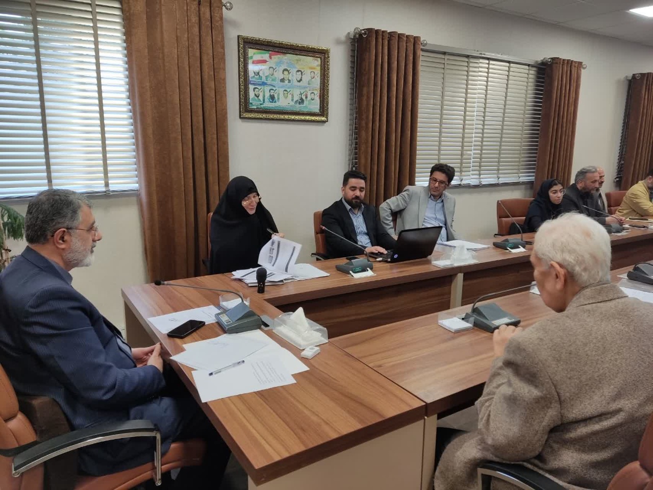 آثار مولفان بومی مورد توجه قرار گیرد