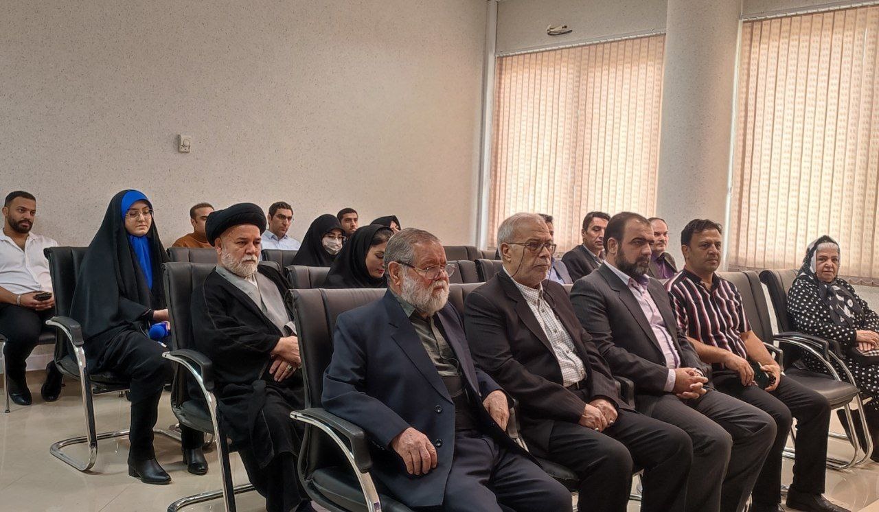 کتابت دومین قرآن هنری پارچهای نفیس کشور