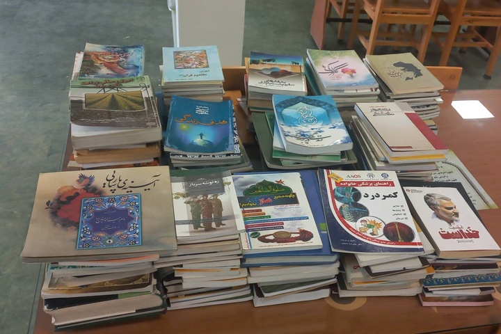 اهدای ۵۰۰ جلد کتاب به کتابخانه امام حسین(ع) همدان