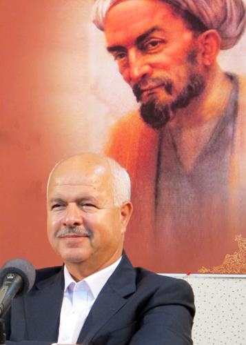 آسانی و روانی غزلیات و حکایات هنر سعدی است