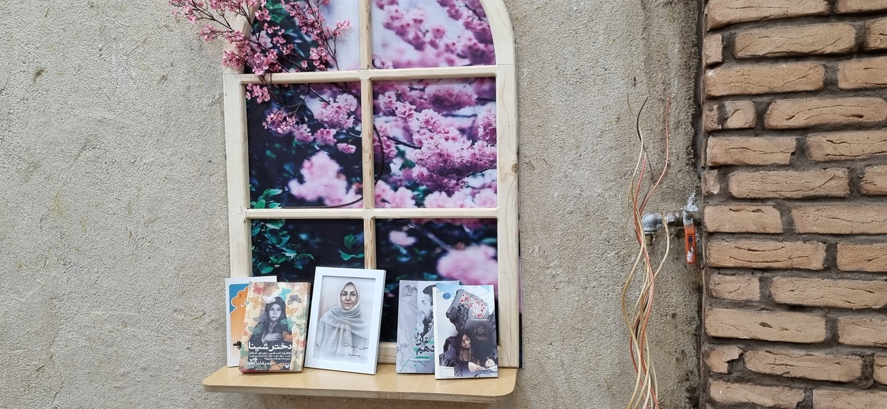 یک فنجان کتابِ رفیقانه/ کافهای که کتاب سِرو میکند