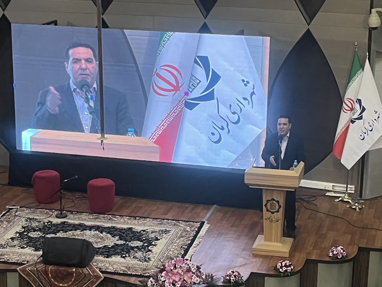 مجسمه وداع آخر سهراب و مادرش رونمایی شد/ روایت ماجرای رستم و تهمینه از زبان کزازی