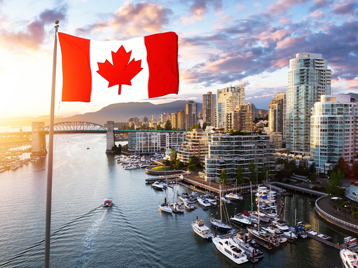 تمکن مالی برای ویزای توریستی کانادا