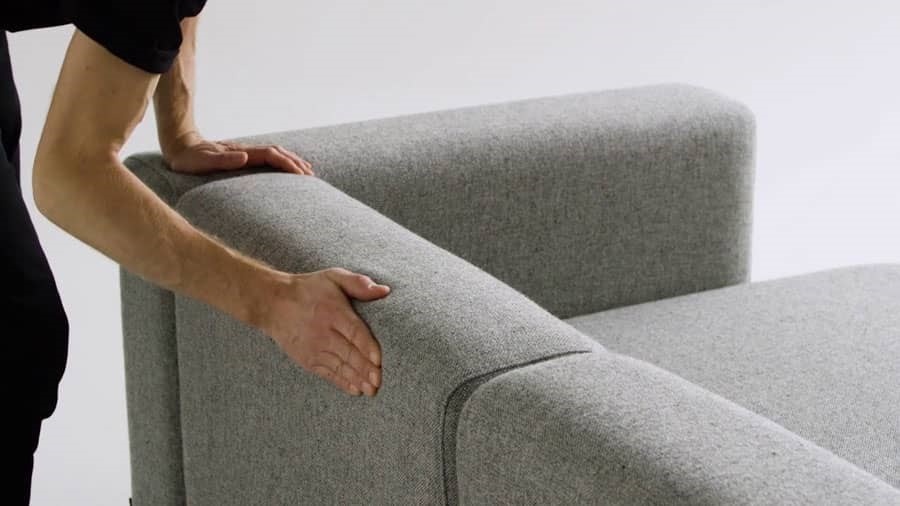 ۸ نکته مهم برای مراقبت و تمیز کردن مبل راحتی + پاسخ به سوال متداول