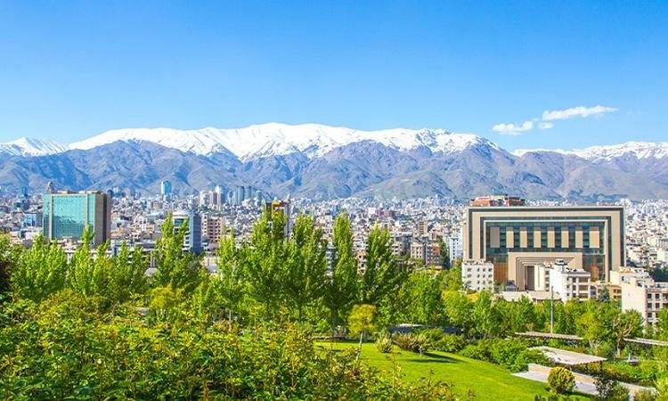 همه بامهای تهران را بشناسید؛ راهنمای کامل گشتوگذار در بلندای شهر