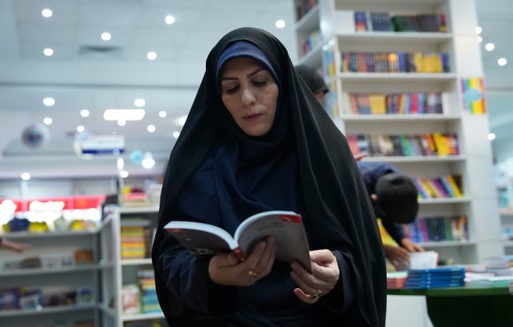 «برفاب» و «سایه‌به‌سایه» در نمایشگاه کتاب تهران