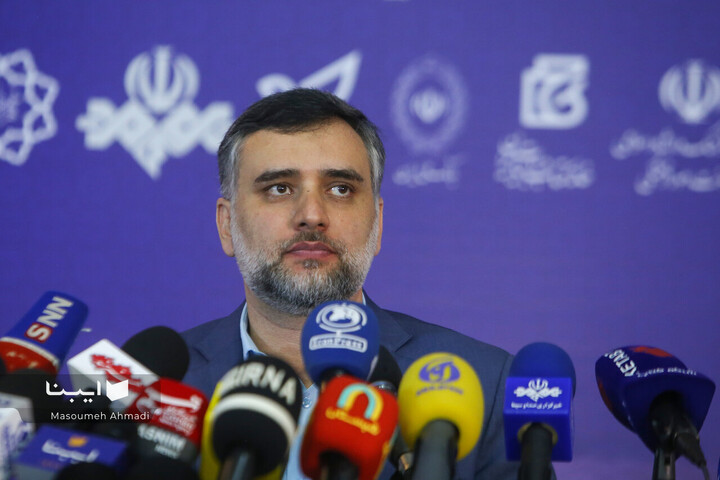 علی رمضانی مدیرعامل مؤسسه خانه کتاب در نشست خبری سی‌وپنجمین نمایشگاه بین‌المللی کتاب تهران حضور دارد