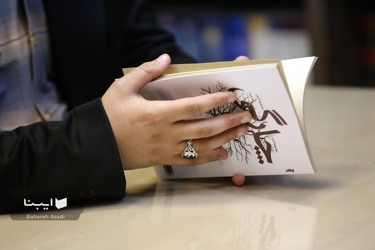 شاعران جوان امروز هنوز در حال تجربه هستند