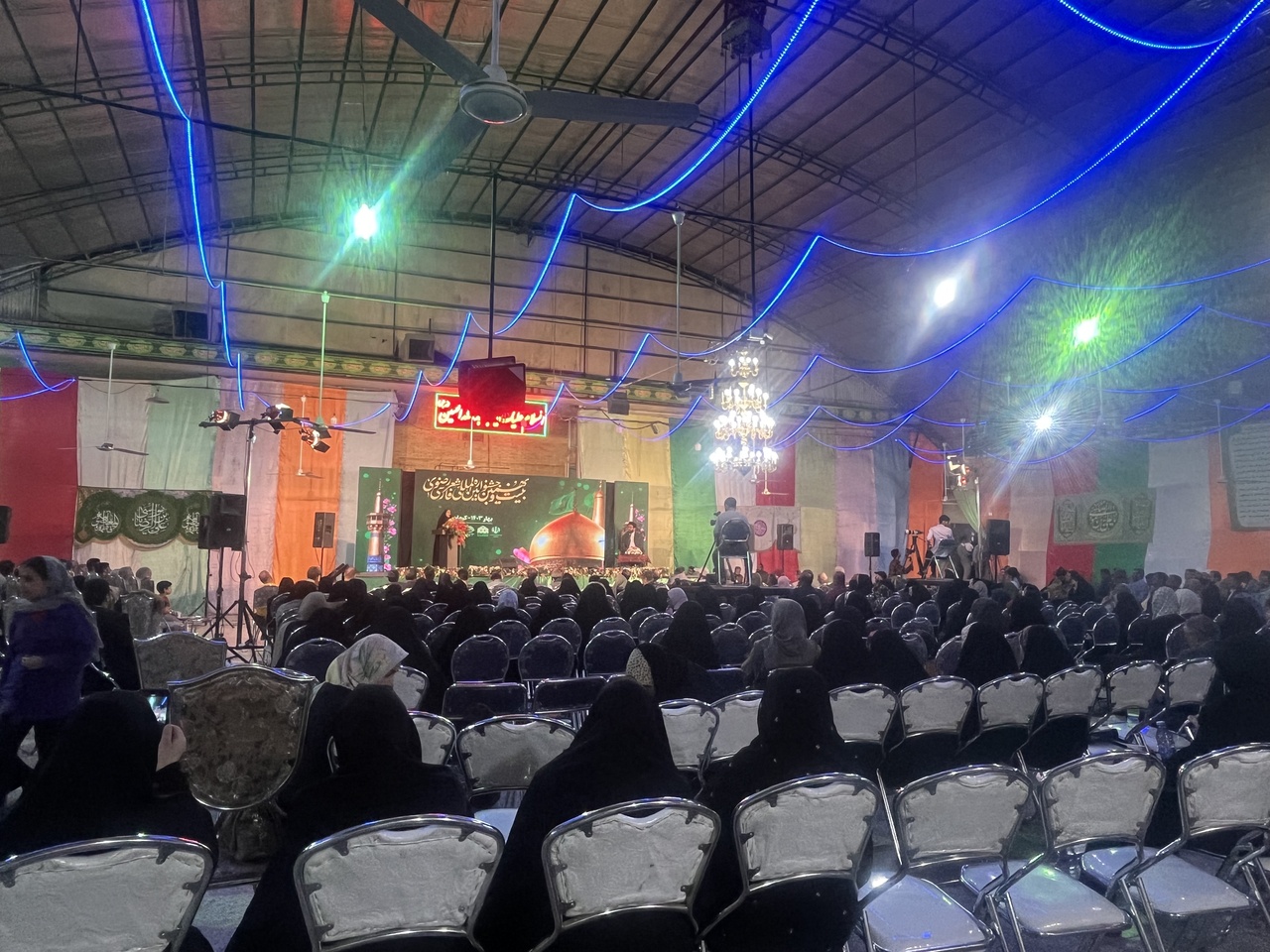 محفلی به صرف شعر رضوی و چای امام حسین