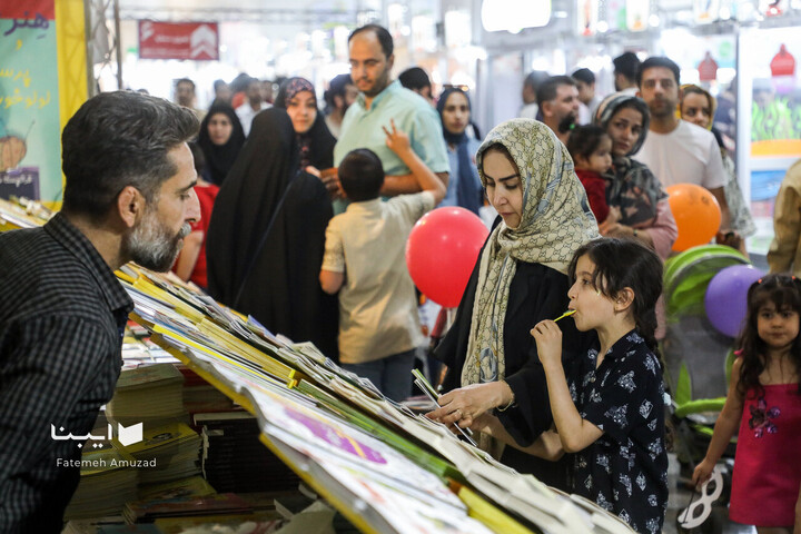 بخش کودک و نوجوان در سی و پنجمین نمایشگاه کتاب تهران