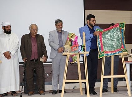 «اِوَز» چگونه پایتخت کتاب شد؟/ از باشگاههای کتابخوانی تا فعالیتهای مردمی کتابمحور